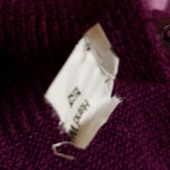 Purple ombre tone button scarf - Picture 7 of 8